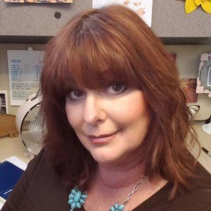 Meet your Posher, Denise